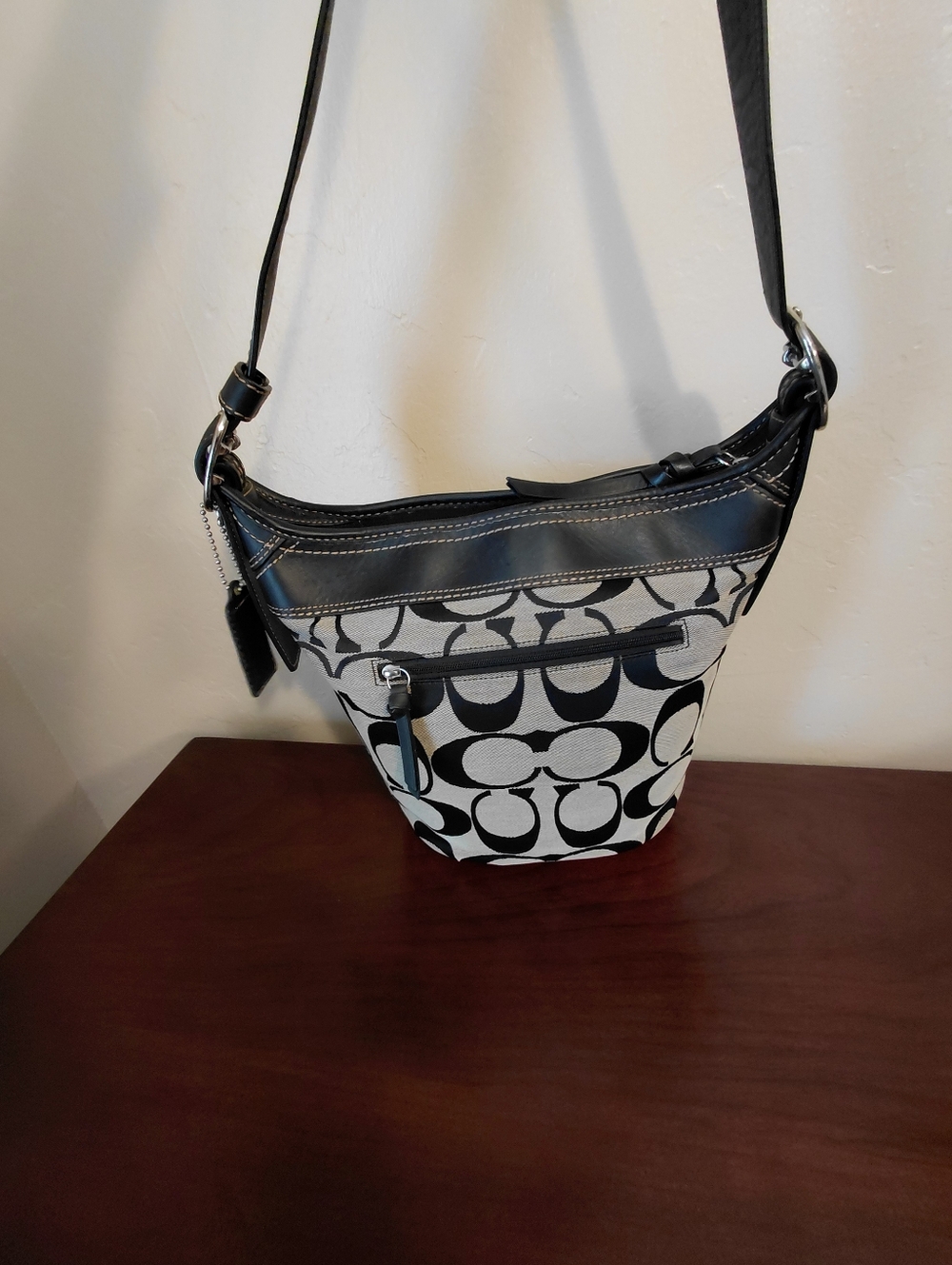 Coach Bleecker Signature Bucket Shoulder Bag, F13358. Black & Gray. - Picture 8 of 13
